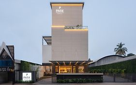 Park Inn & Suites By Radisson Thrissur East Fort
